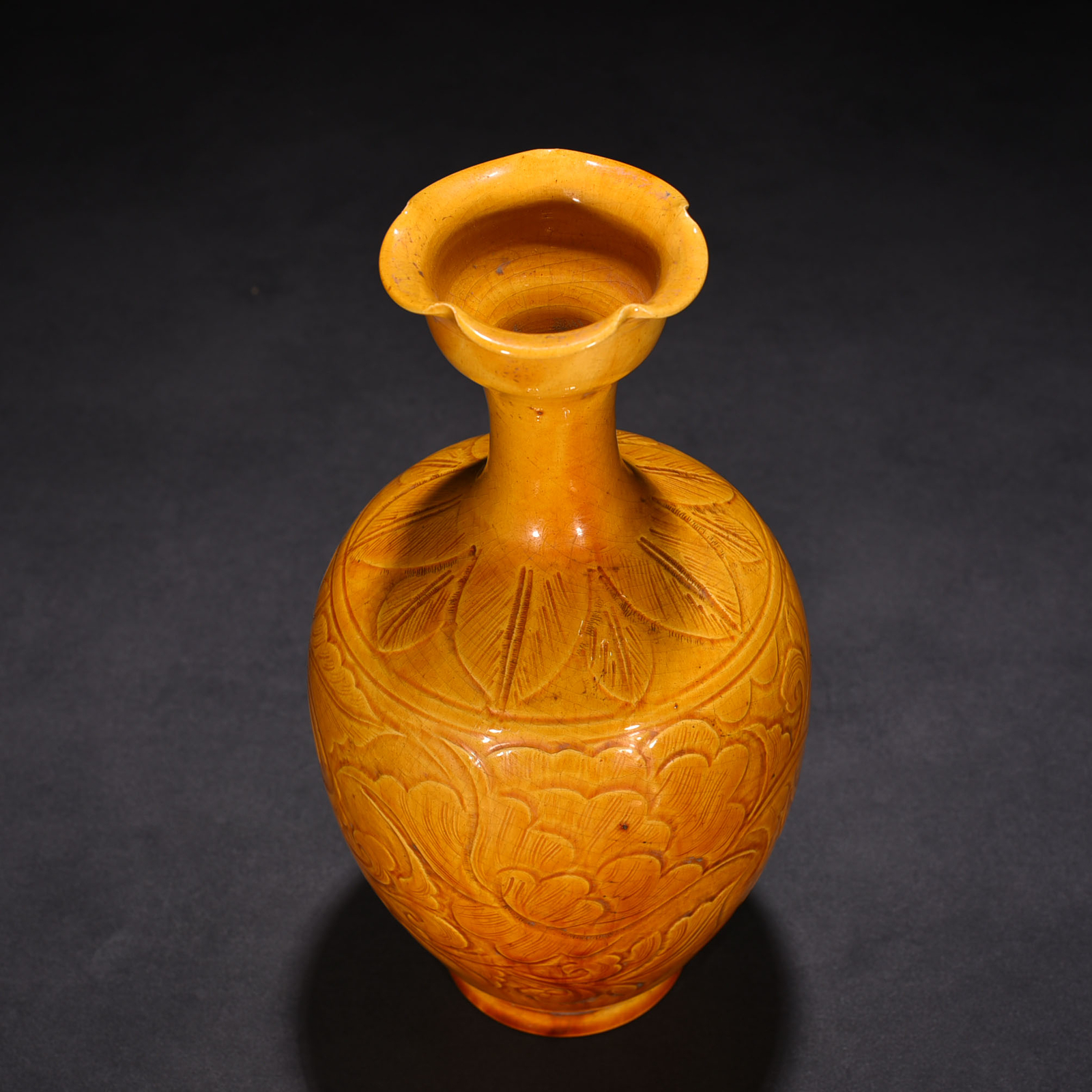 11" Chinese Porcelain song dynasty ding kiln Yellow glaze Ice crack