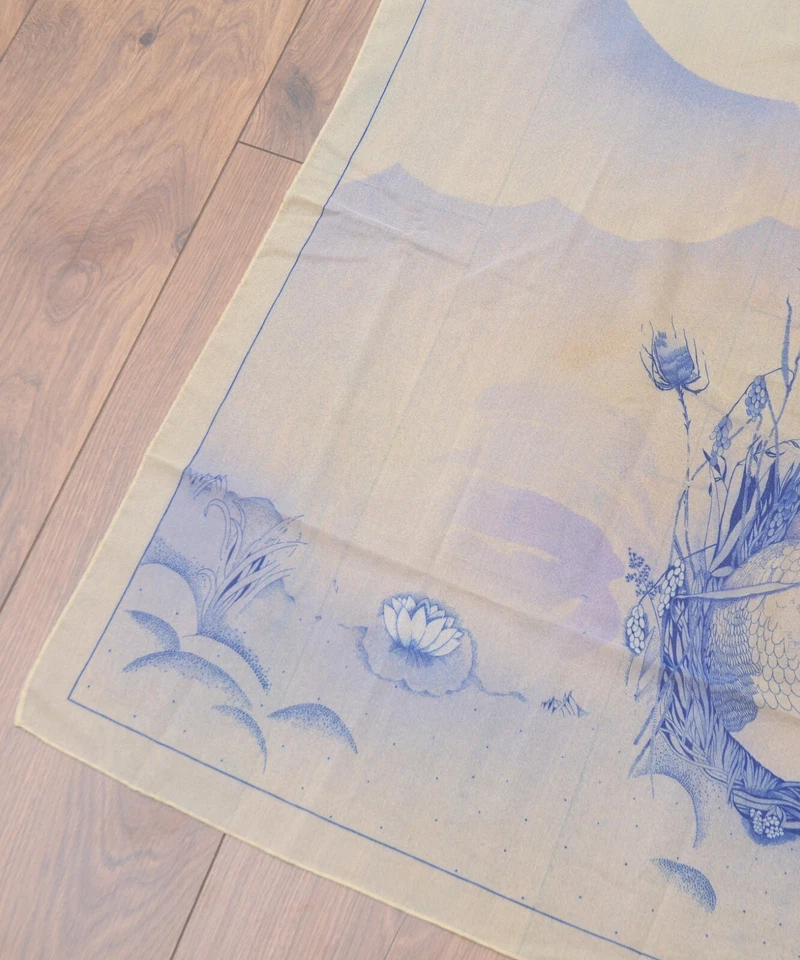 Bufanda vintage 100 % seda Olga Greco, pieza de diseñador firmada con motivo de pato pájaro Foto 4 de 4