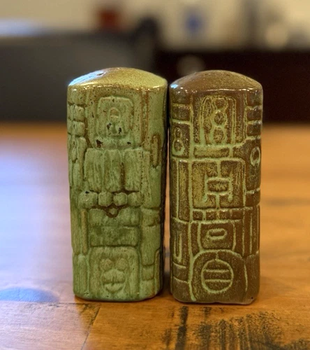 Vintage Frankoma Pottery Prairie Green Aztec - Mayan Salt And Pepper Shaker Set