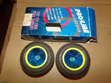 Set PROLINE RACING  Square Fuzzie T XRT M2 Fits 2.2" Truck Rear  #809?M2  NOS