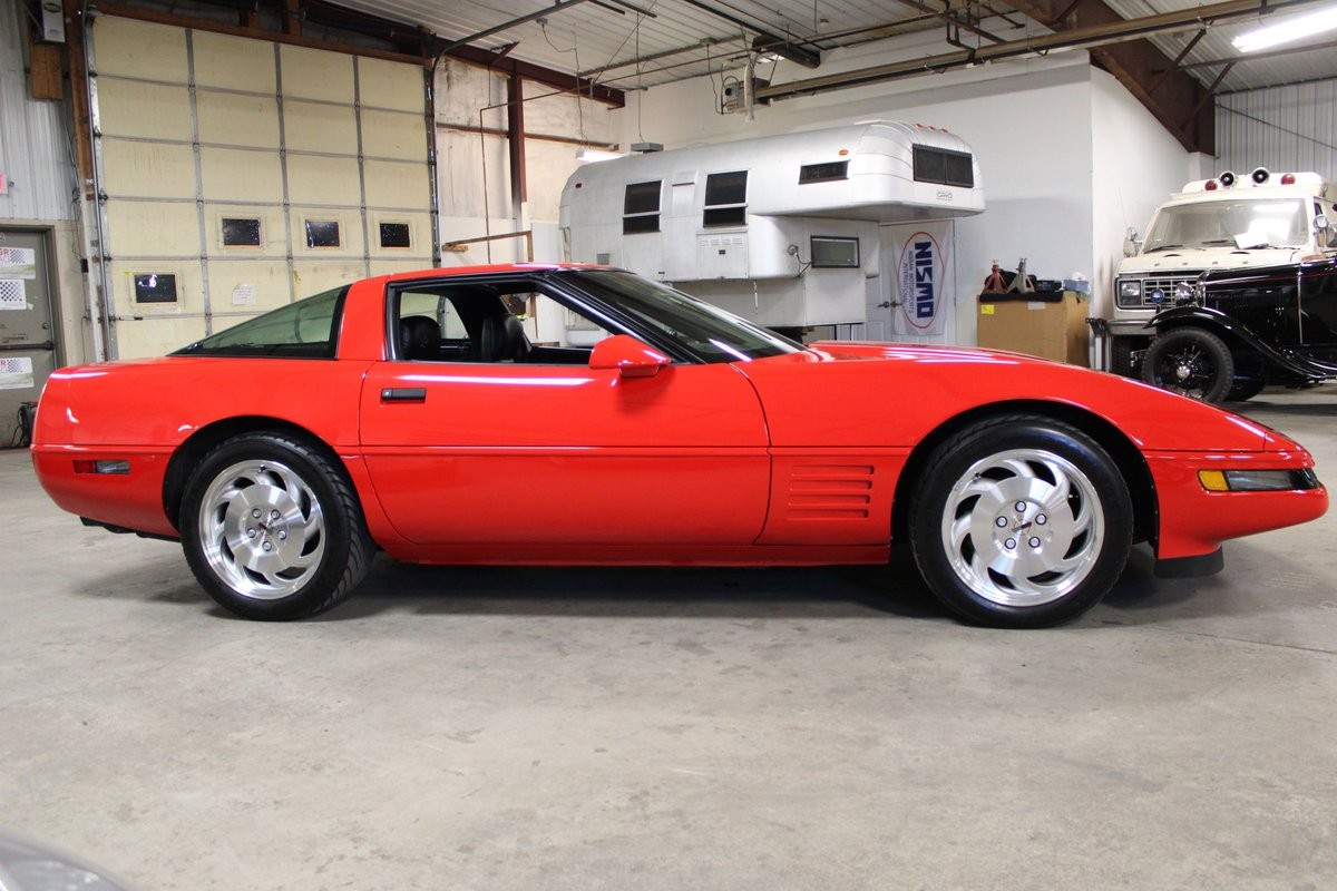 1993 Torch Red Chevrolet Corvette   | C4 Corvette Photo 5