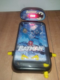 DC Batman Table Top Pinball Machine with Electronic Lights and Sounds Good Con