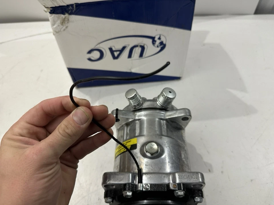 UAC CO 4514C AC Compressor fits 1967-1979 Chevrolet Camaro *READ* - Image 3 of 4