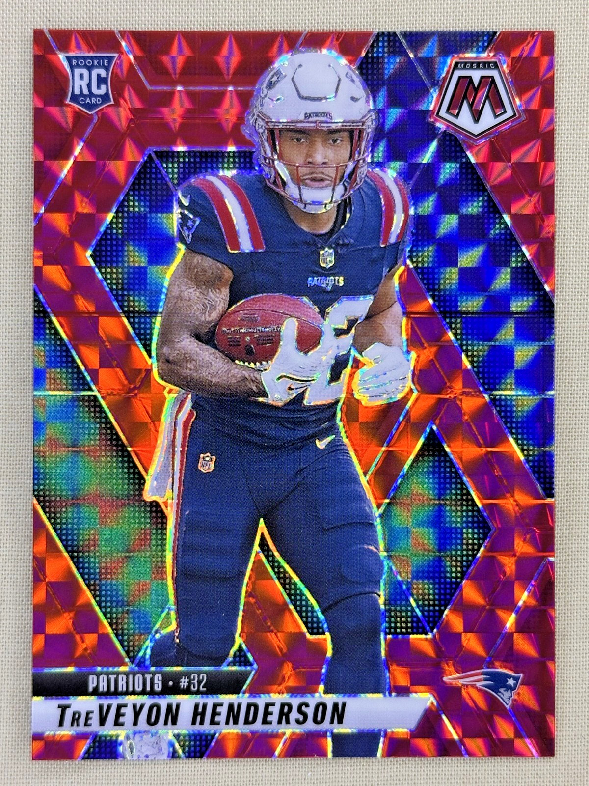 2025 Panini Mosaic TreVeyon Henderson RC Red Mosaic New England Patriots #325