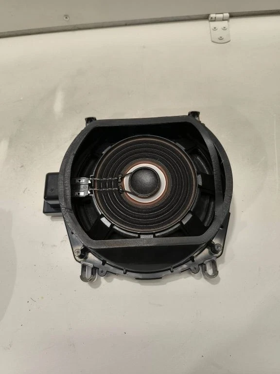 BMW X5 E70 2012 Subwoofer speaker 430407861621 MUI6196 - Image 3 of 4