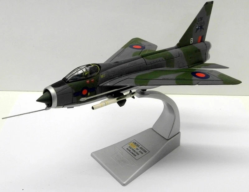 Corgi 1/72 AA32307 BAC Lightning F.3 XP750 RAF Binbrook 1977 - Image 4 of 4