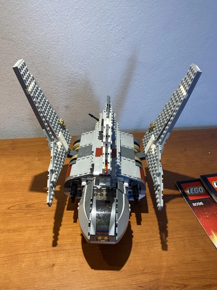 LEGO Star Wars 8096 Emperor Palpatine's Shuttle, foto 2 di 4