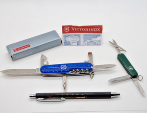 Victorinox Swiss Army Knife Lot - Blue Tinker & Green Classic SD Two Total