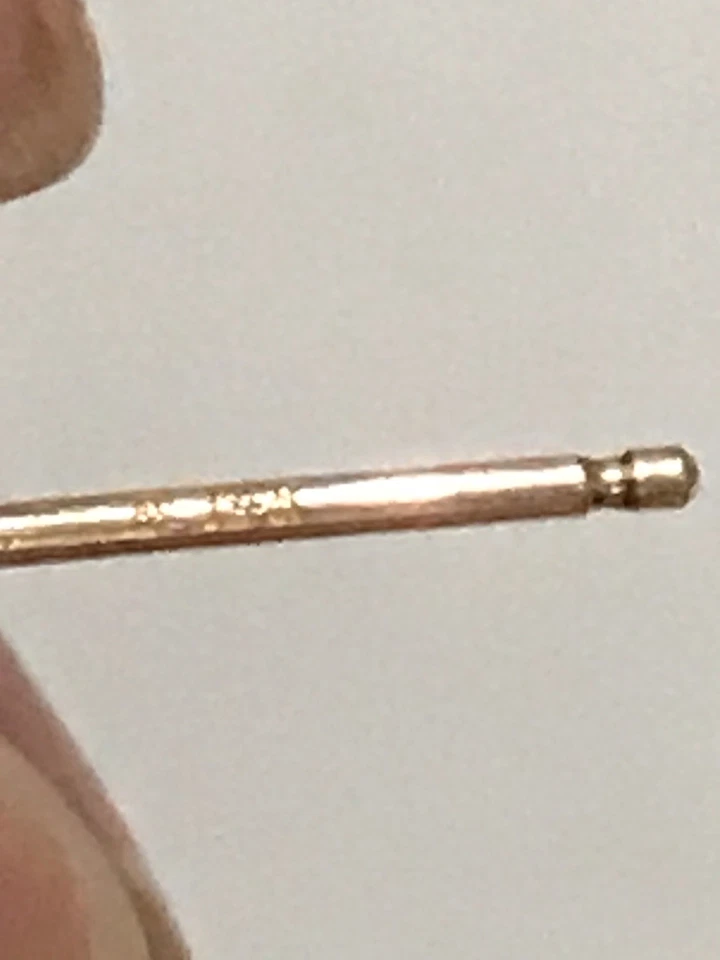 Impresionantes pendientes de perlas rojas oscuras de oro de 14k Foto 3 de 4