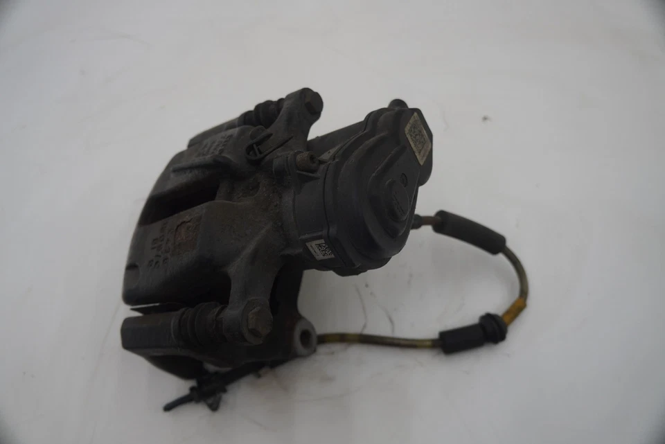 Pinza de freno trasera derecha y soporte negro 4G0615404C OEM Audi S6 S7 2013-18 Foto 2 de 4