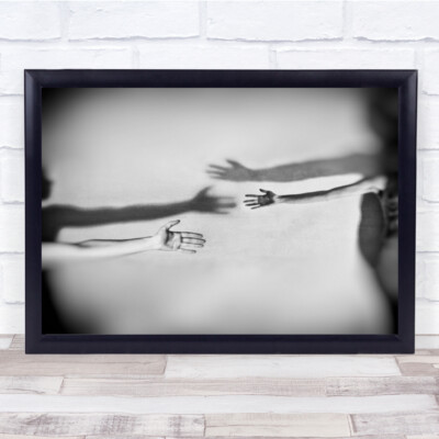 Far From You Reaching Hand Hände zusammen Schatten Entfernung Wandkunstdruck