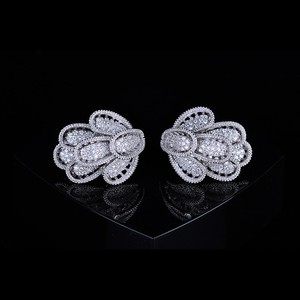 New Design 2 Ct Signity Diamond Stud Earrings Push Backing New