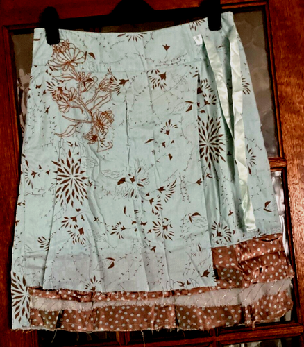 VGC Ladies VILA Galaxy CHOCOLATE & MINT Green Print Cinderella Hem Skirt L W32"