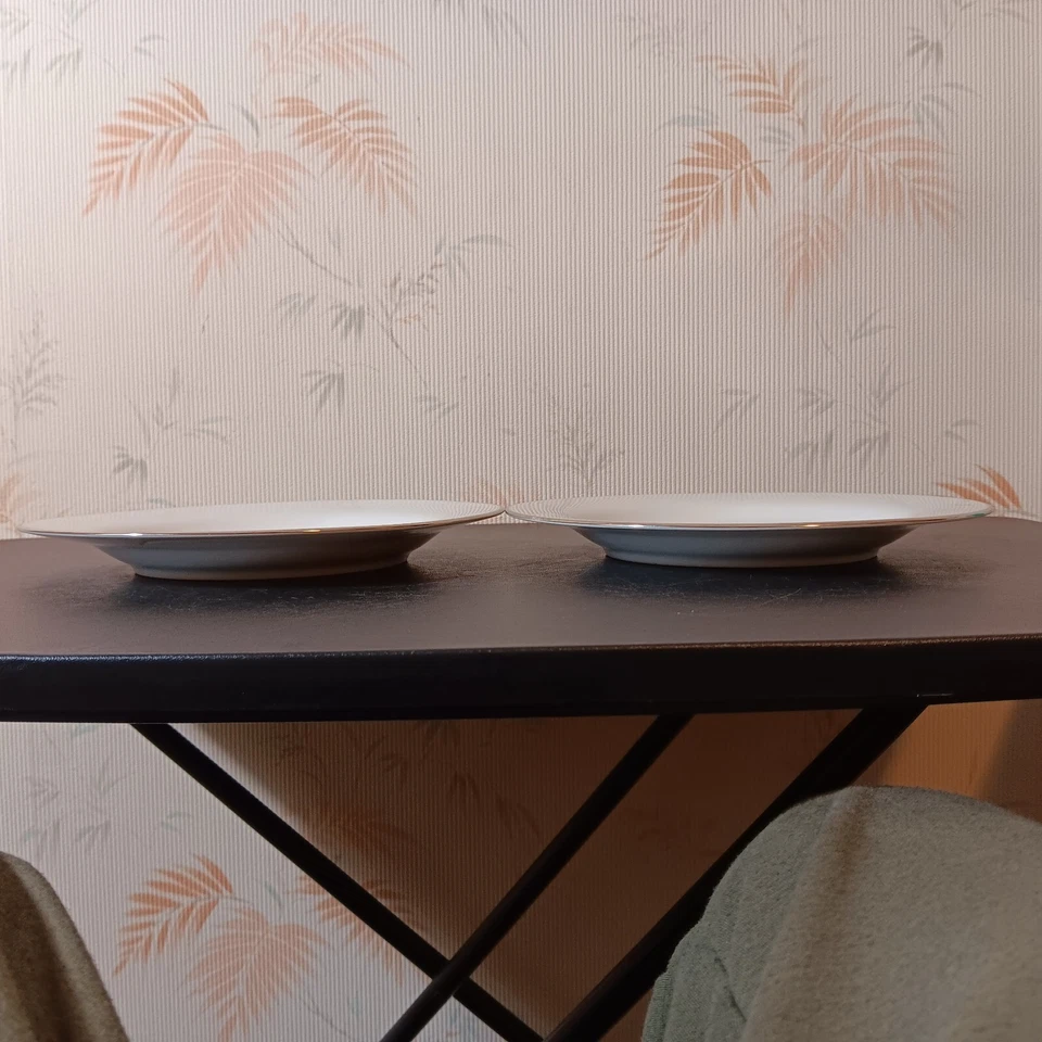 Pair of Pottery Barn Santa's Reindeer 8.5" Platinum Rim Salad/Dessert Plates - Image 3 of 4