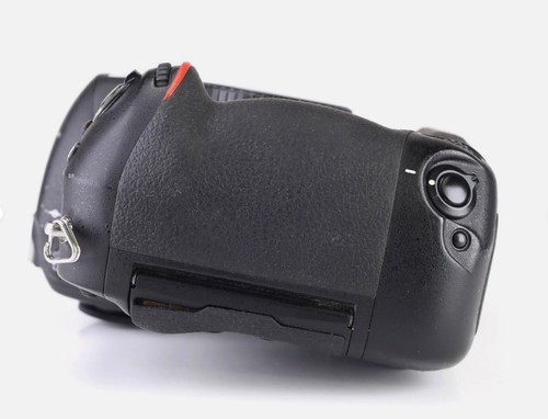 Nikon D4 Camera Body Shutter 120 K Boxed Battery & Charger - Picture 8 of 10