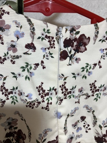 Nuevo con etiquetas Vestido Floral Lazos Colección Edgehill Nicola Bathie Antonio Melani Talla 2T - Imagen 5 de 10