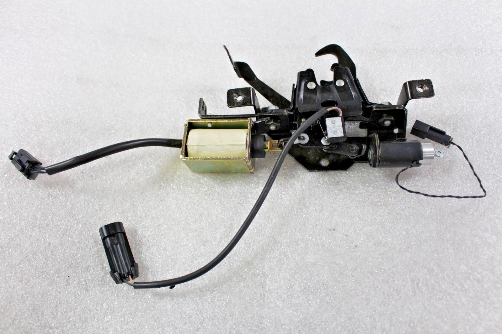 Ferrari F430 FRONT Hood latch P/N 67364800