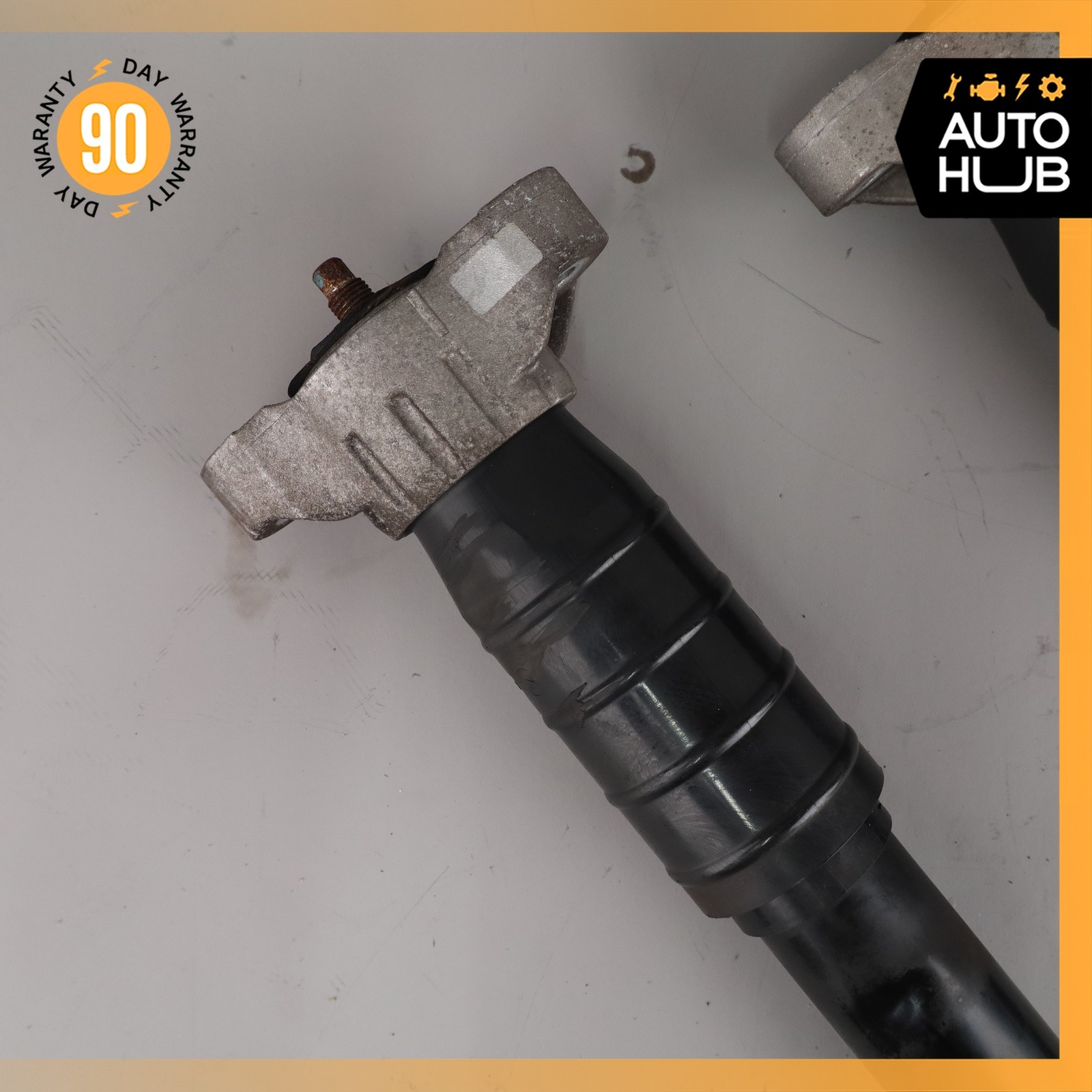 Maserati Ghibli Shock Strut Absorber Rear Left And Right Set 670008900 OEM 82k