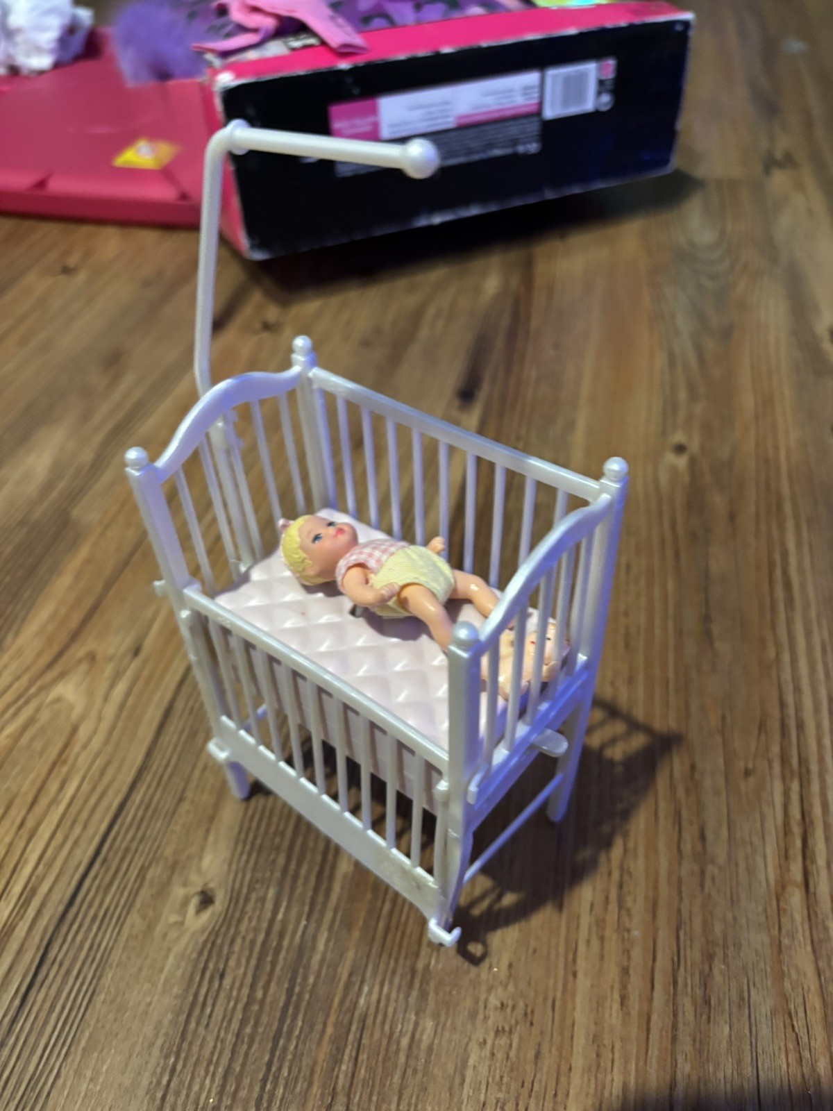 2000 MATTEL ADORABLE!!! HTF MATTEL KRISSY BED TIME BABY BARBIE MUSICAL CRIB BABY