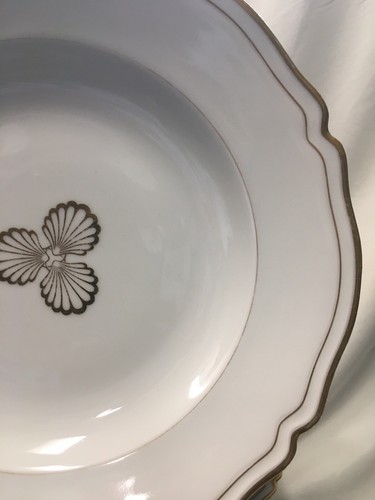 (13) Christofle Edition Limoges 10 Inch White RIMMED SOUP BOWLS w/Golden Shells - Picture 3 of 12