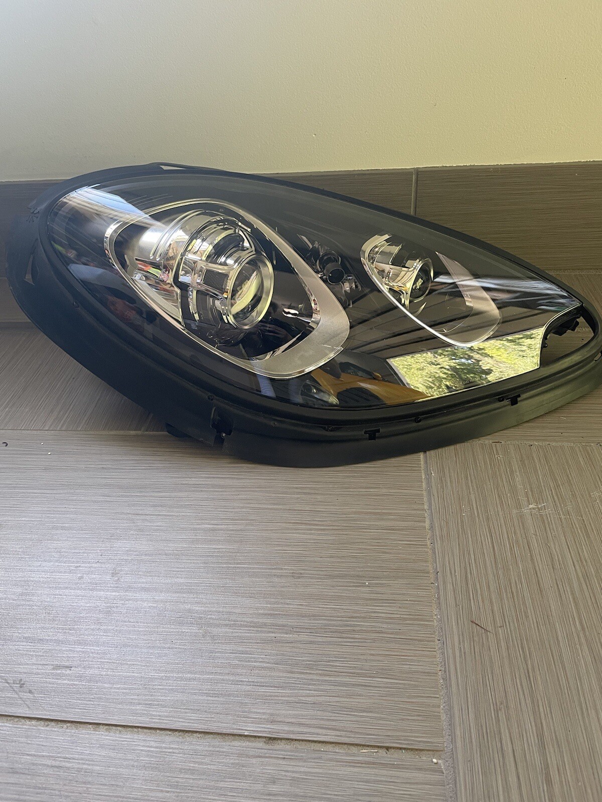 2015-2018 PORSCHE MACAN RIGHT HEADLIGHT XENON HID OEM PT 
