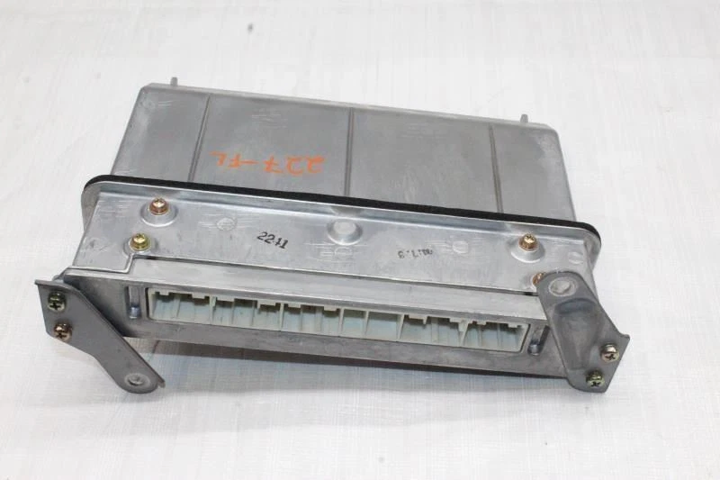 Lexus IS300 XE10 2002 sedán #227 ecu módulo de control del motor manual M/T Foto 4 de 4