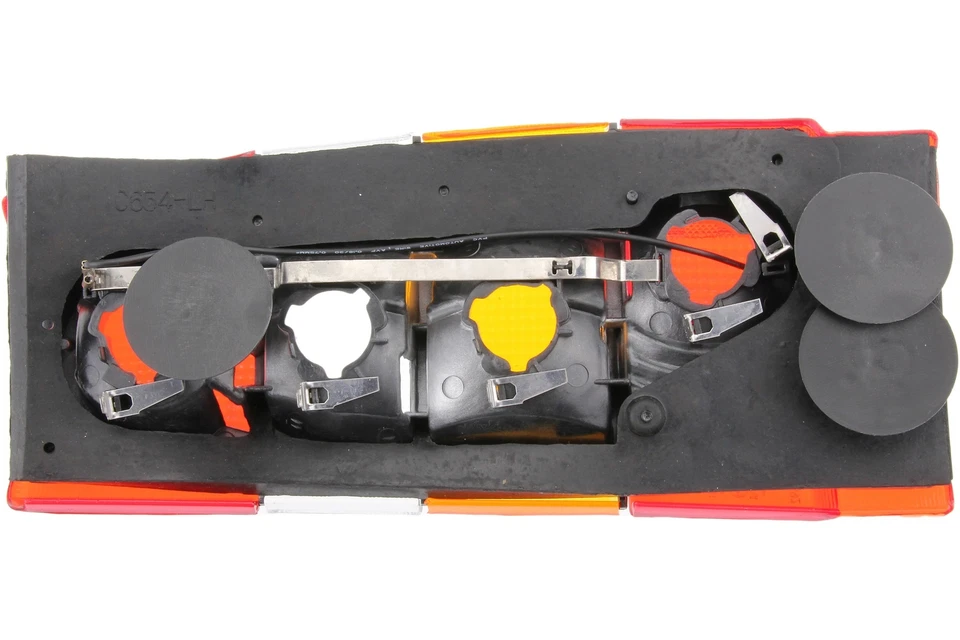 Luz trasera izquierda Volvo 760 1983-1990 URO 1984 1985 1986 1987 1988 1989 1990 Foto 4 de 4