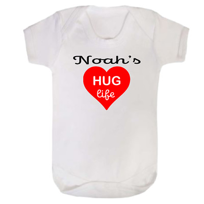 Personalisierter Name Umarmung Life Body - Baby Dusche Geschenk, maßgeschneiderter Baby Grow MOPS