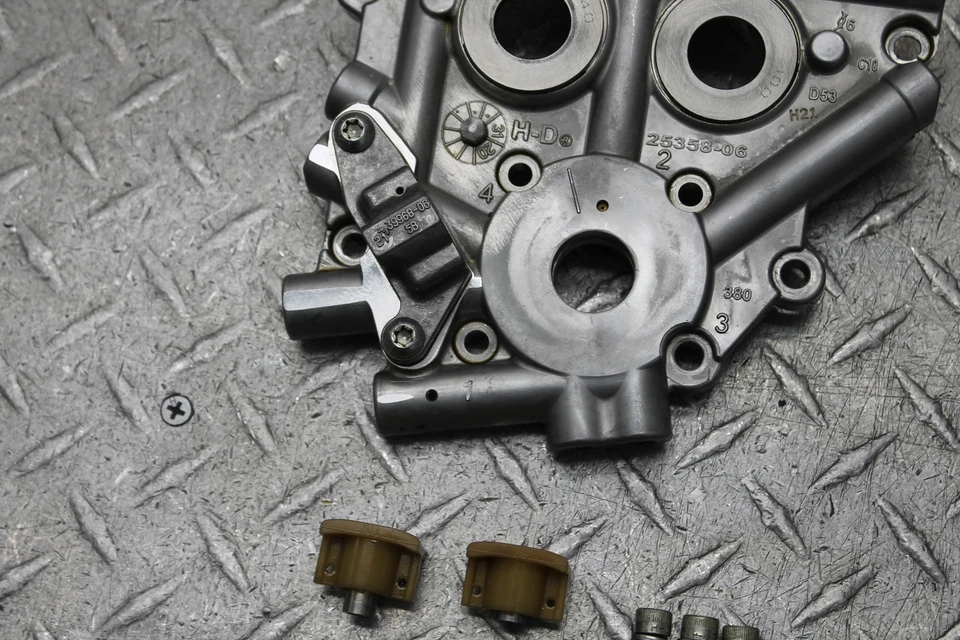 Harley-Davidson Street Glide 2016 CVO FLHXSE árbol de levas montaje en placa Foto 4 de 4