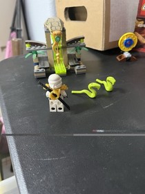 LEGO Ninjago Venomari Shrine 9440 Complete Set with Zane Minifigure