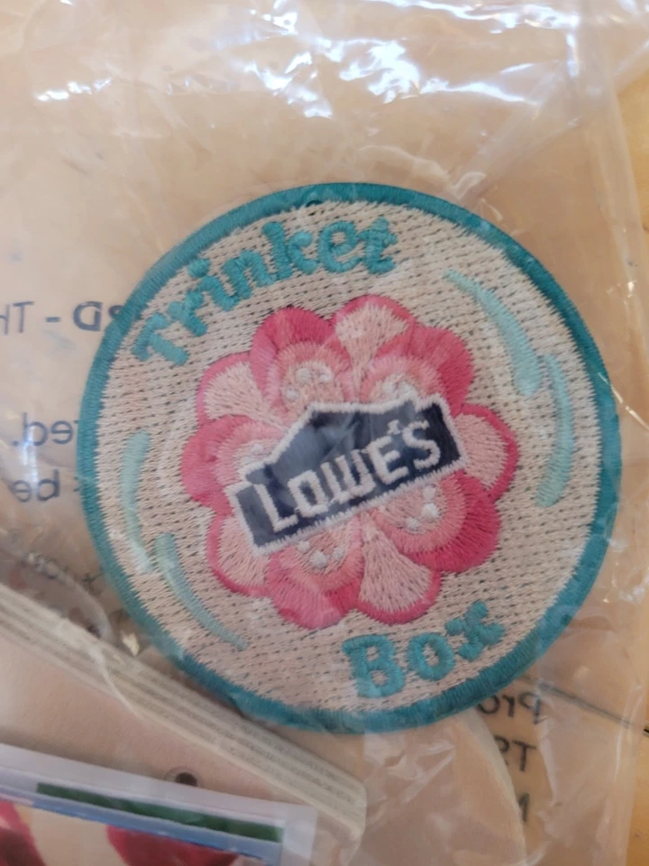 Lowe's JR. DIY BUILDER BUNDLE - 6 KID'S WORKSHOP KITS! Includes JR BUILDER PATCH - Image 4 of 4