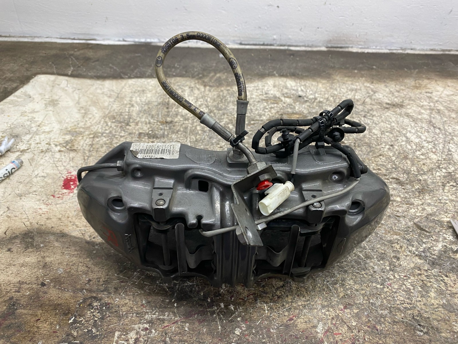 Aston Martin DB9 2013-2016 Front Right Brake caliper