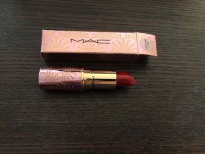 MAC LUSTREGLASS LIPSTICK ~ PUT A BOW ON IT   ~ NEW IN BOX