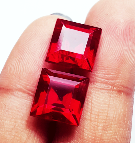 Paire De Rubis Rouge Sang De Pigeon Naturels Certifiés - 14 Carats ~2.8g, Neuf