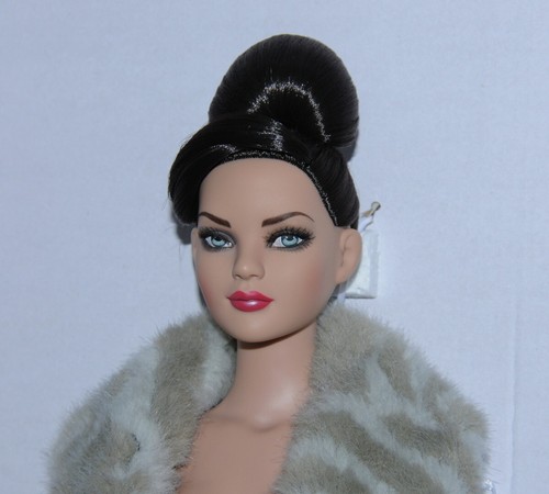 La Belle Grande 22" Tonner American Model Doll NRFB with stand 2008 Wow! - Picture 3 of 14
