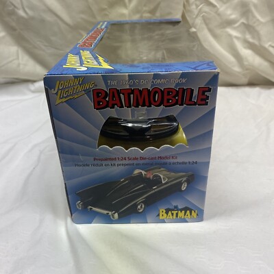 Johnny Lightning 1960s Batmobile Diecast Model 1: 24 2002 Batman