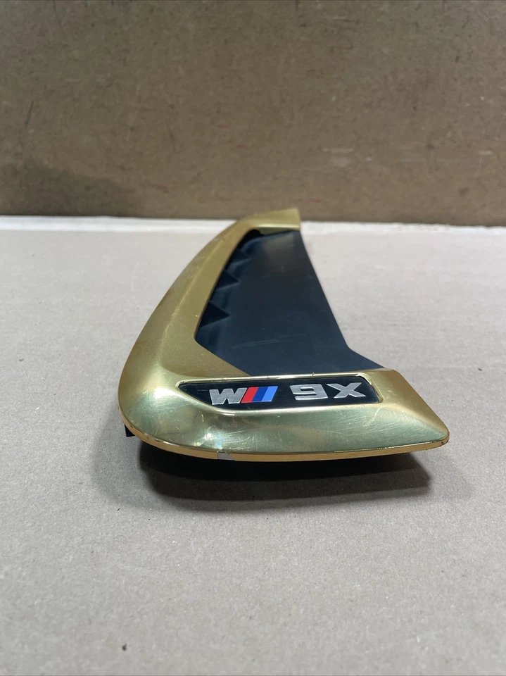 Оригинальные боковые вентиляционные отверстия воздуховода черные и золотистые 2016 BMW X6M Performance для правой стороны - Изображение 4 из 4