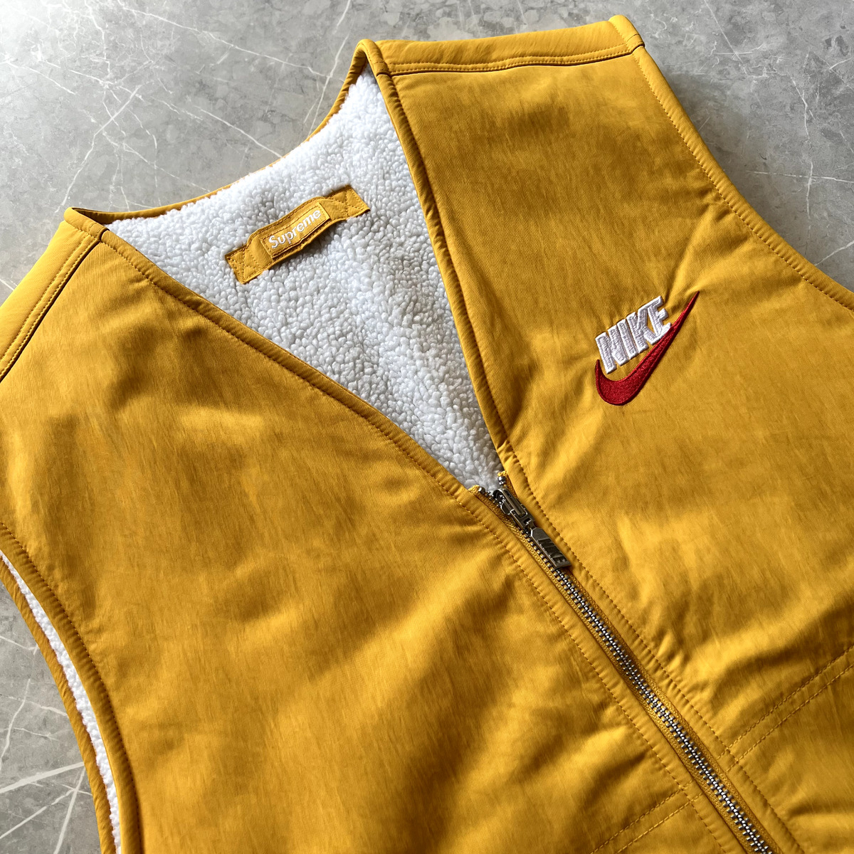 SUPREME x NIKE Reversible Nylon Vest