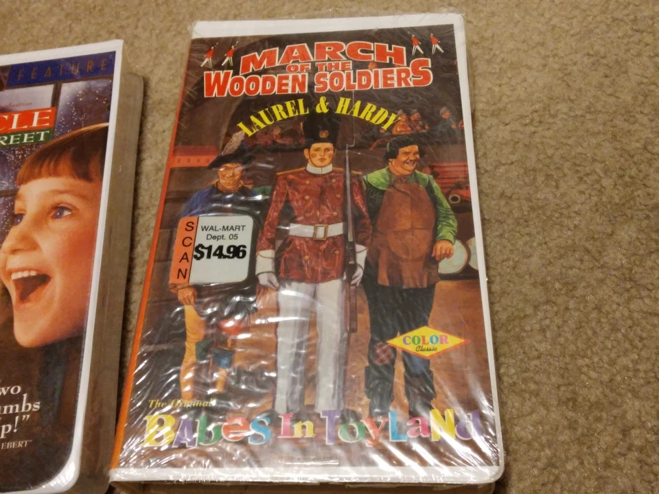3 NEW VHS Christmas Classics Mr's Santa Claus, Miracle 34th St, Wooden Soldiers - Image 4 of 4