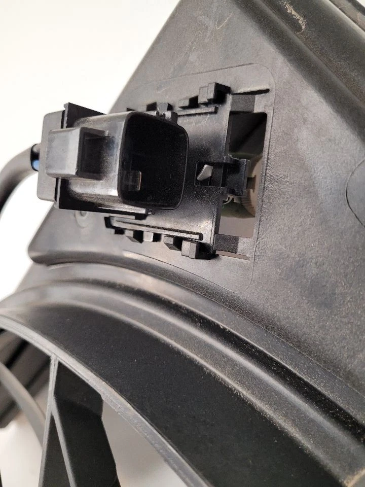 2011 - 2021 2023 DODGE DURANGO Radiator Fan Motor Fan Assembly Foto 3 de 4