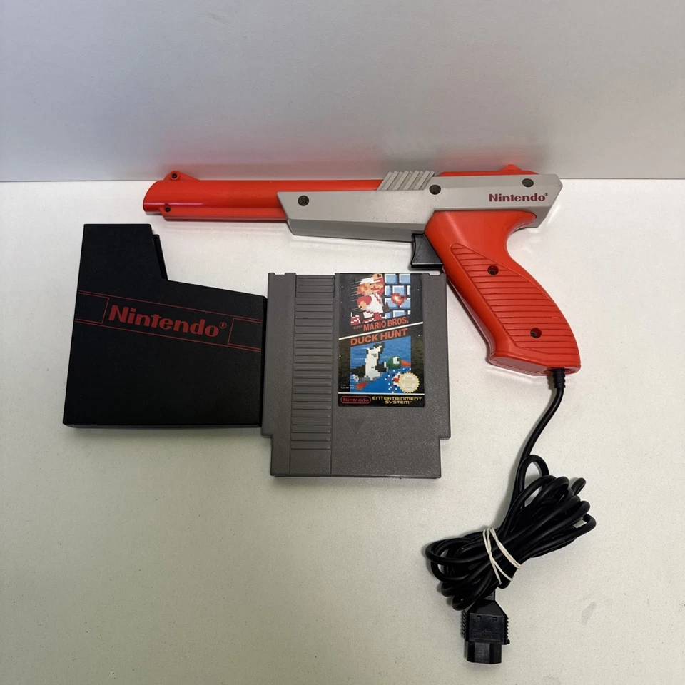 Nintendo Entertainment System NES Zapper Light Gun & Mario Bros/ Duck Hunt Game - Image 2 of 3