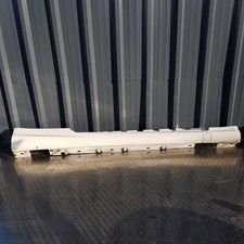 MERCEDES E KLASSE SEITENSCHWELLER VORNE RECHTS Calcitweiß 650 A2076901740 W207 MERCEDES E KLASSE SEITENSCHWELLER VORNE RECHTS Calcitweiß 650 A2076901740 W207