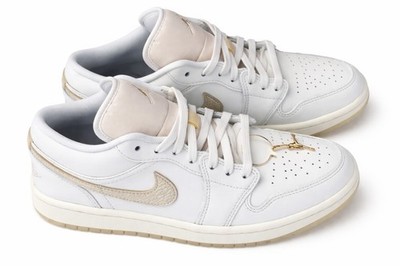 Nike Air Jordan 1 Low SE WMNS Size 9 Sail Gold Ivory Women