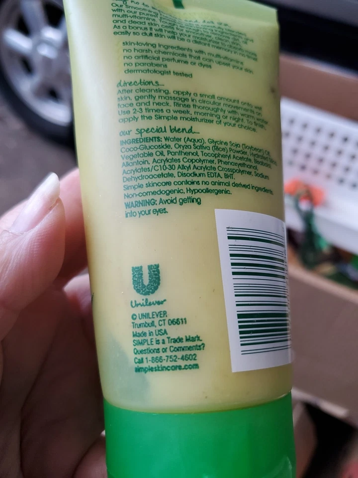 Simple Smoothing Facial Scrub Sensitive Skin Experts 5 fl Oz New - Image 3 of 3