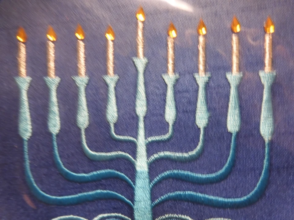 2 张纸莎草纸卡高品质光明节和传统精彩季节 — 第 3/4 张图片