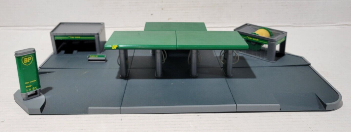 Garage station-service Aral avec lave-auto et voiture miniature Majorette Garage station-service Aral avec lave-auto et voiture miniature Majorette