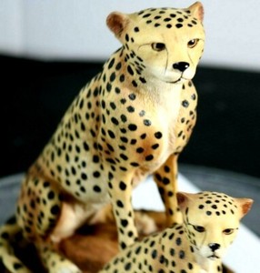 Meerchi Cheeta  Hand Crafted Collectors Statue Table Item