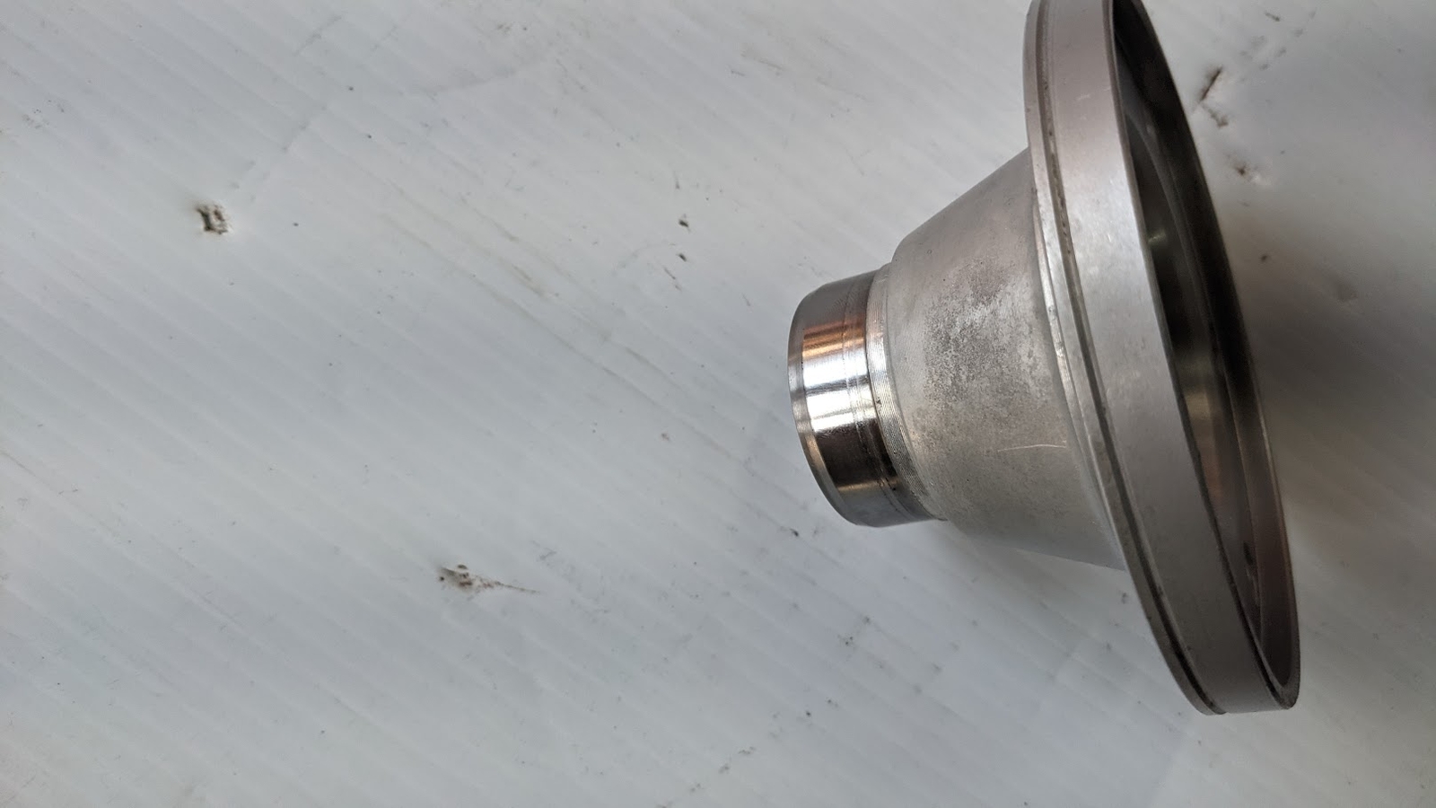 FERRARI 308 PARTS DIFFERENTIAL OUTPUT HUB 119377