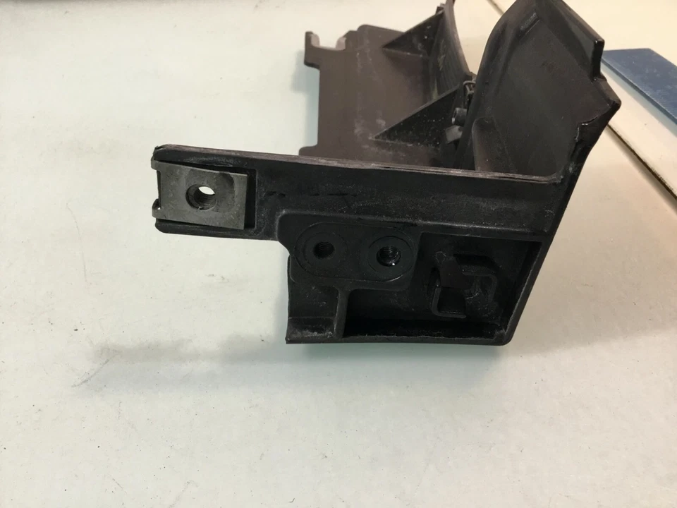 Soporte de guardabarros delantero derecho Jaguar F-Type S 14-19 OEM E Foto 4 de 4