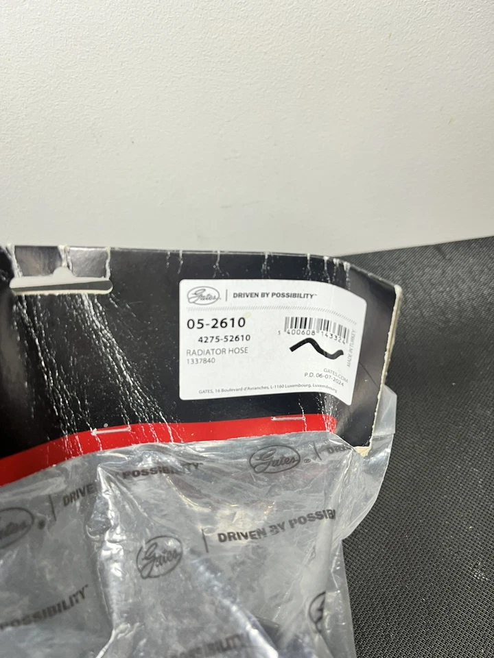 Gates Upper Radiator Coolant Hose Fits Vauxhall Astra 2009-2015 1.6 1.8 - Image 2 of 3